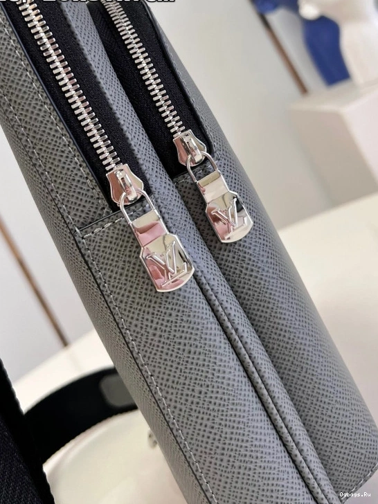 LOUIS Avenue Slingbag VUITTON NM-31*20*7CM 0226